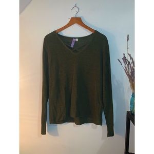 🔆 3 for $40 Francesca’s Dark Green Top. NWOT.